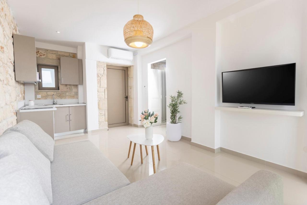 Anna Mare Luxury Apartments Afytos Exterior foto