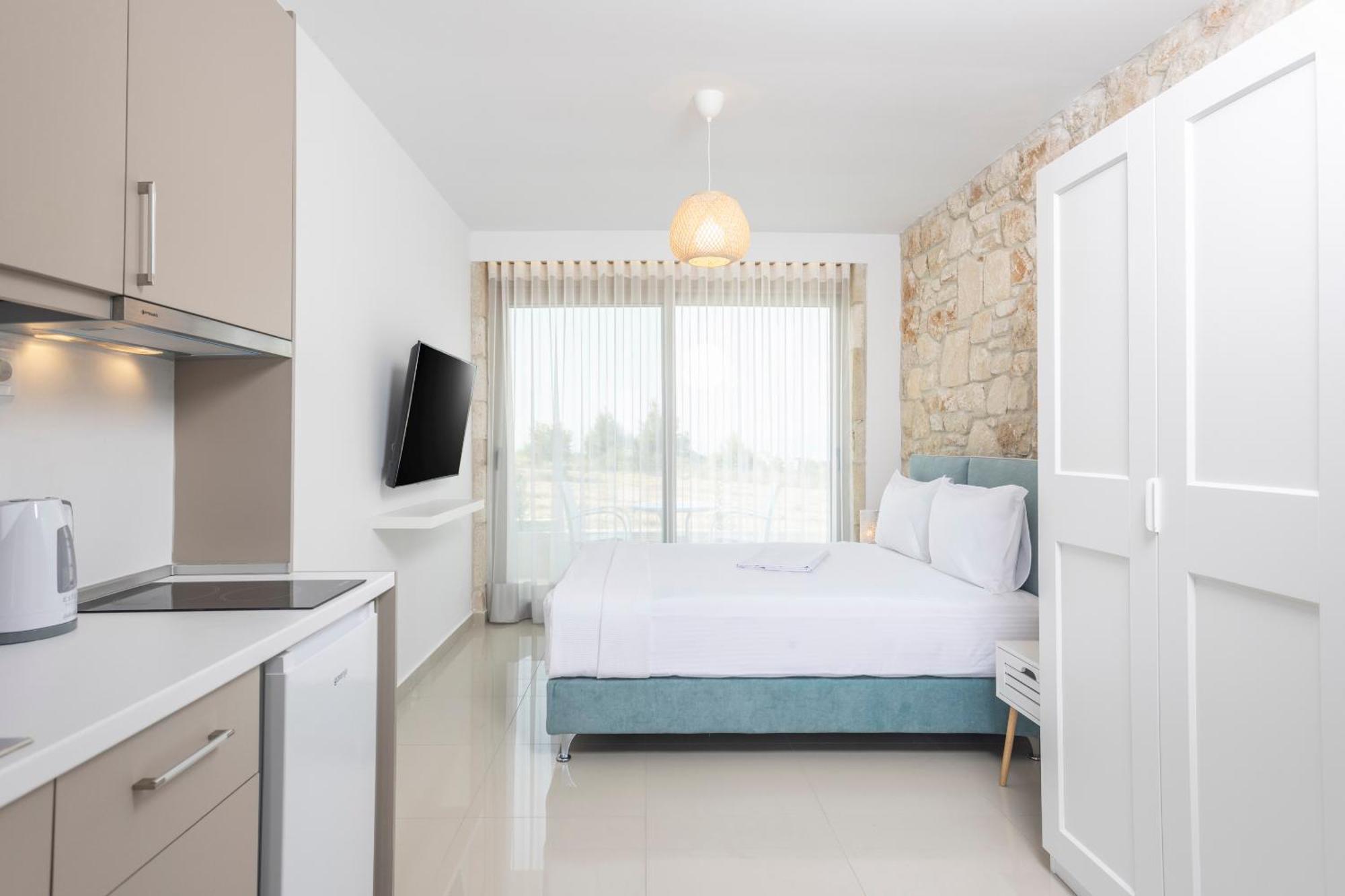 Anna Mare Luxury Apartments Afytos Habitación foto