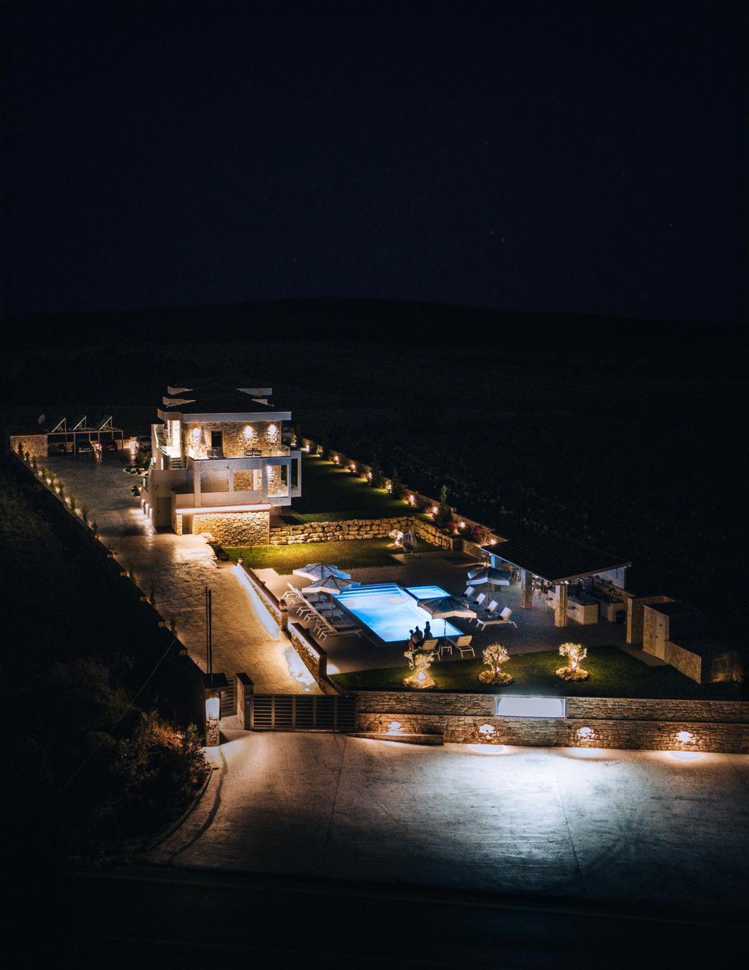 Anna Mare Luxury Apartments Afytos Exterior foto